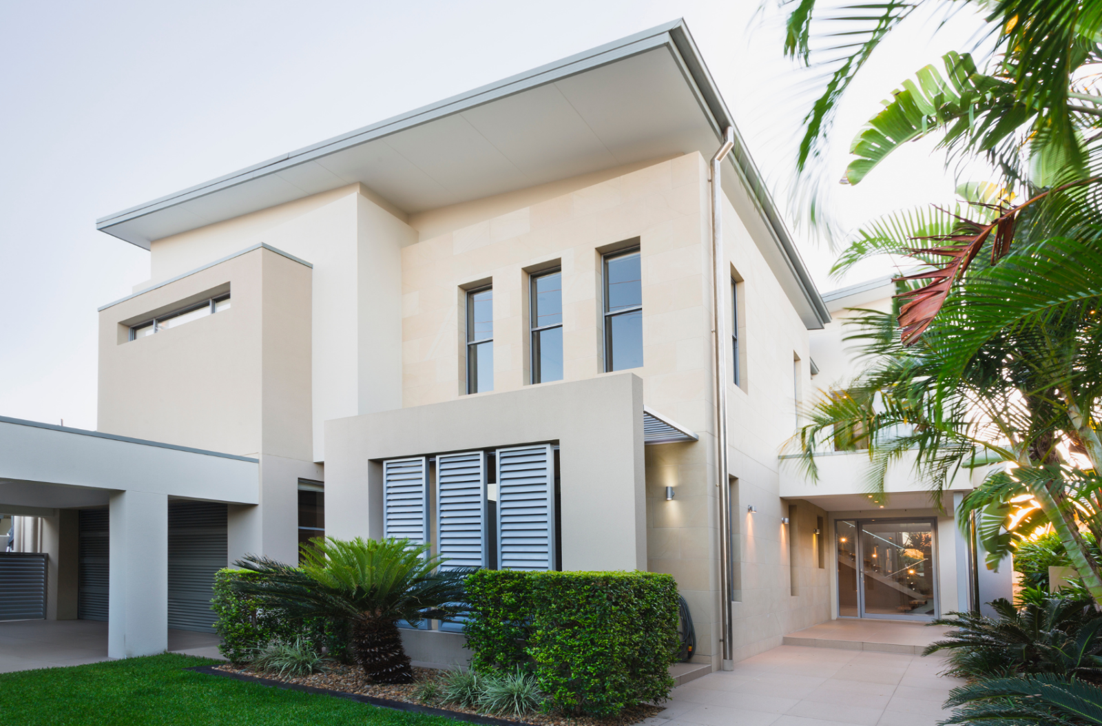 tableau avec toutes les obligations de diagnostics et contrôles sur bâtiments anciens et constructions neuves à La Rochelle 17